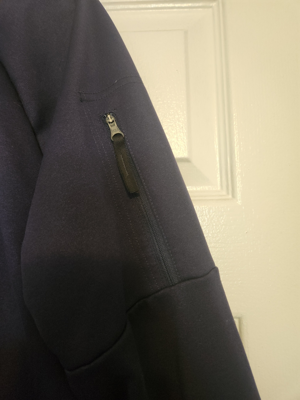 Nike Men's Dark Navy Performance Hooded Pullover - Picture 4 of 4